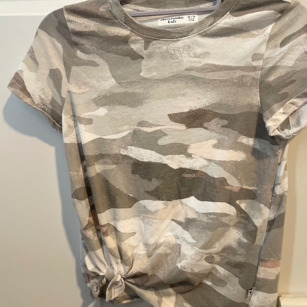 abercrombie tie shirt